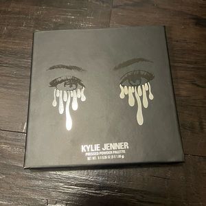 Kylie Jenner Pressed Powder Pallet